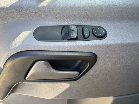 Used 2012 Mercedes-Benz Sprinter 2500 image 16