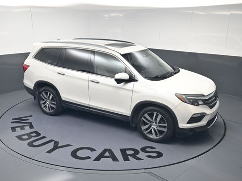 Used 2016 Honda Pilot Touring image 32