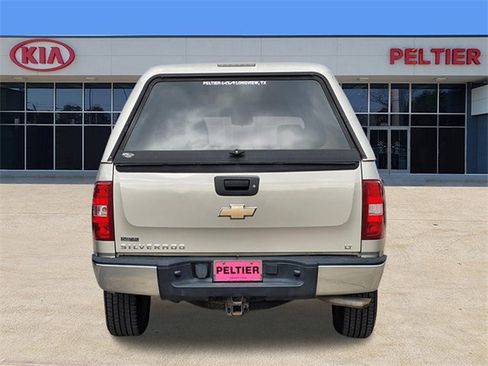 Used 2009 Chevrolet Silverado 1500 LT w/ Regional Value Package image 5