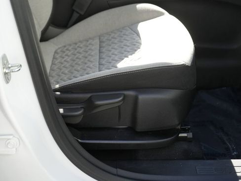 Used 2023 Chevrolet Equinox LS w/ LS Convenience Package AWD/4WD image 31