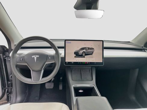 Used 2024 Tesla Model Y Long Range RWD image 22