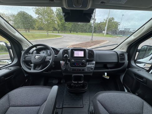 Used 2025 RAM ProMaster 2500 w/ Convenience Group image 31