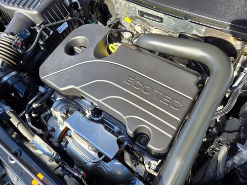 Used 2023 GMC Terrain SLE w/ Driver Convenience Package image 18