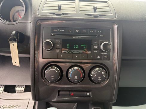 Used 2009 Dodge Challenger R/T RWD image 11