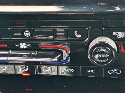 Used 2023 Jeep Grand Cherokee L Limited w/ Trailer Tow Group (B) image 30