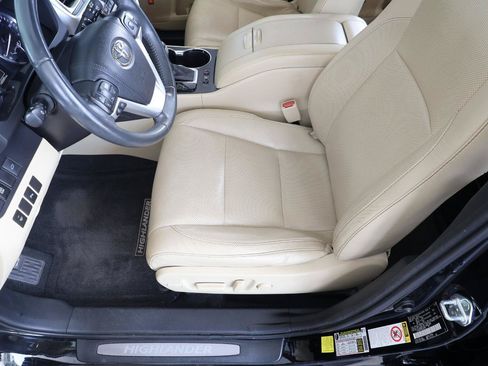 Used 2016 Toyota Highlander Limited FWD image 45