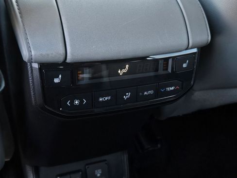Used 2022 Toyota Highlander Platinum AWD/4WD image 12
