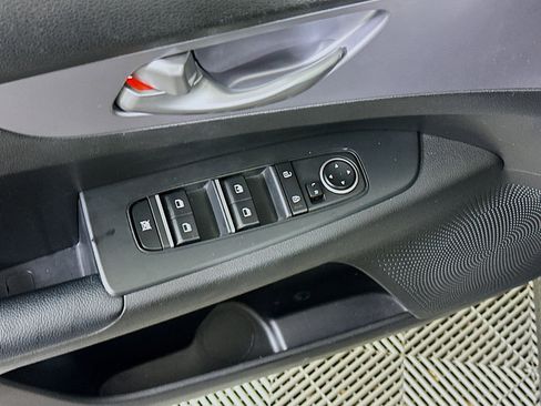 Used 2022 Kia Forte LXS FWD image 13