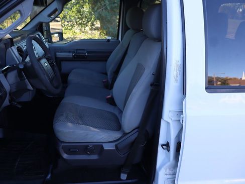 Used 2015 Ford F250 XLT w/ FX4 Off-Road Package image 19