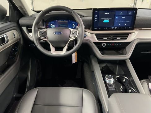 New 2026 Ford Explorer Active w/ Active Comfort Package image 8
