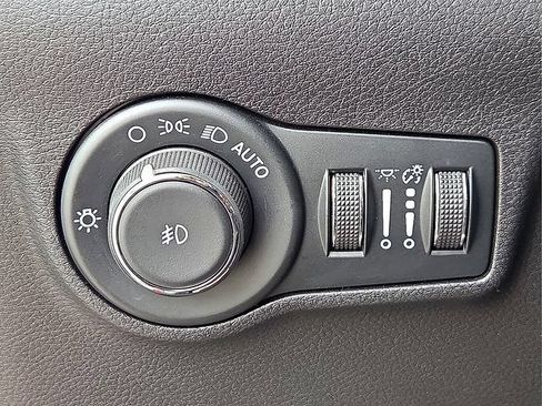 Used 2025 Jeep Compass Limited AWD/4WD image 21