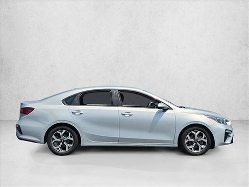 Used 2020 Kia Forte LXS FWD image 4