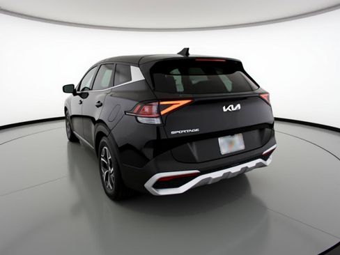 Used 2025 Kia Sportage LX image 6