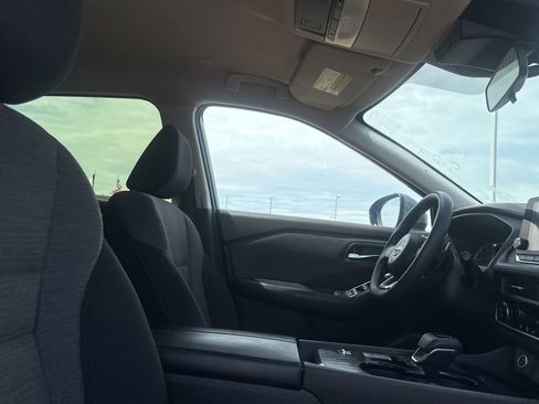 Certified 2023 Nissan Rogue SV FWD image 25