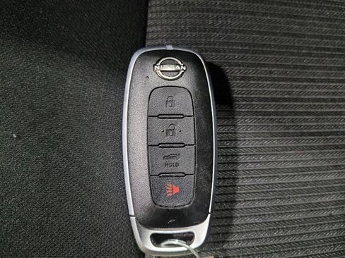 Used 2025 Nissan Sentra SV image 32