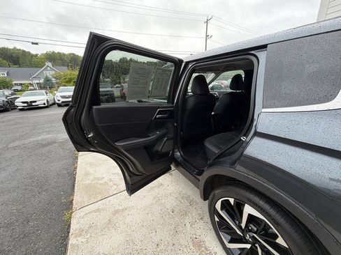 Used 2024 Mitsubishi Outlander SE FWD image 36