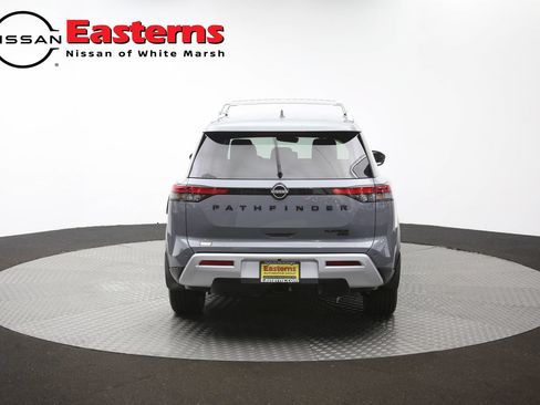 Used 2024 Nissan Pathfinder Platinum w/ Black Appearance Package AWD/4WD image 41