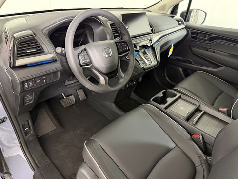 New 2026 Honda Odyssey Touring image 3