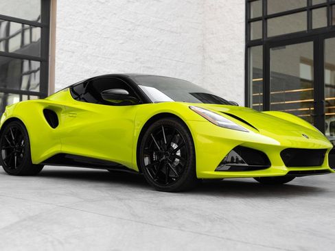 Used 2025 Lotus Emira RWD image 1