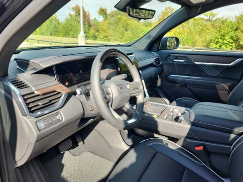 New 2026 GMC Acadia Denali w/ Super Cruise Package AWD/4WD image 13