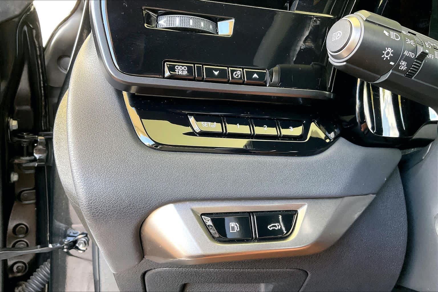 Used 2023 Lexus RX 350 F Sport w/ Cold Area Package AWD/4WD image 34