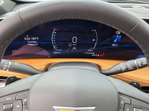 Used 2025 Cadillac XT4 Premium Luxury w/ Technology Package AWD/4WD image 21