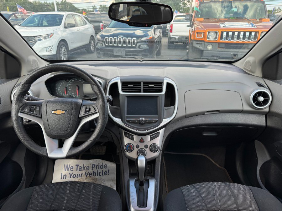 Used 2017 Chevrolet Sonic LT FWD image 20