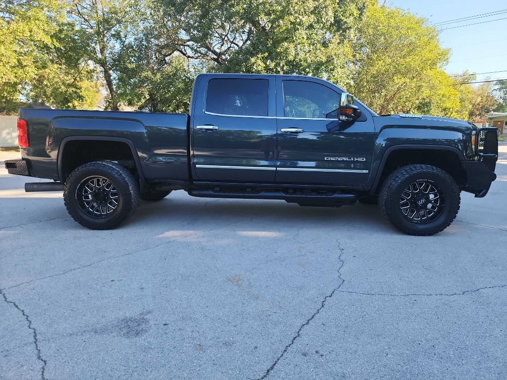 Used 2017 GMC Sierra 2500 Denali w/ Duramax Plus Package AWD/4WD image 13