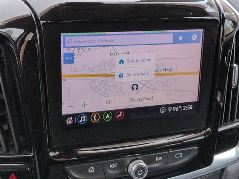 Used 2021 Chevrolet Traverse High Country AWD/4WD image 16