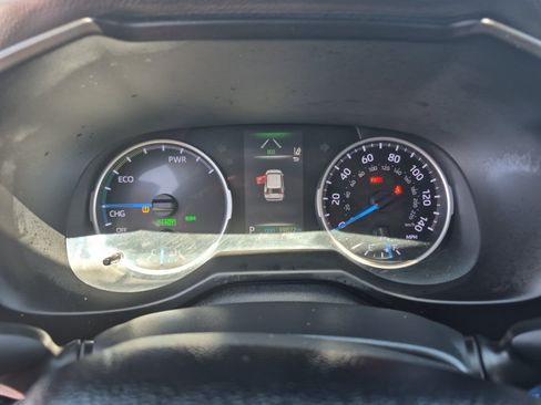 Used 2019 Toyota RAV4 XLE AWD/4WD image 10