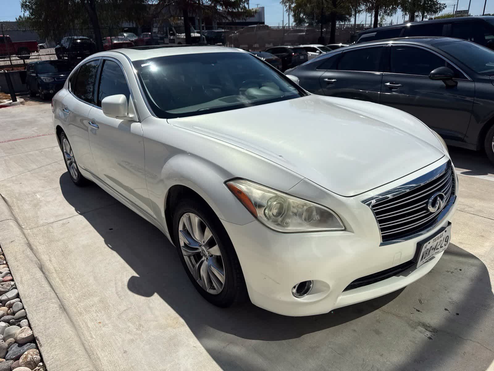 Used 2012 INFINITI M37 w/ Premium Pkg RWD image 2