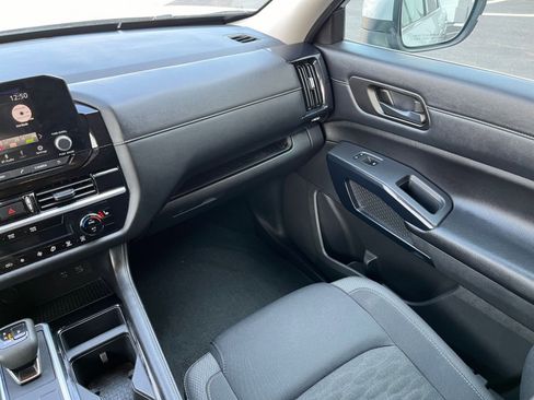 Used 2025 Nissan Pathfinder SV image 37