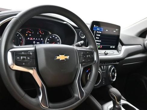 Used 2025 Chevrolet Blazer LT FWD image 10