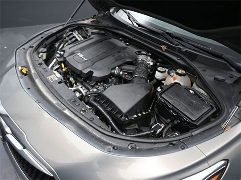 Used 2019 Buick LaCrosse Preferred image 10