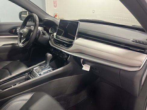 New 2026 Jeep Compass Limited image 19