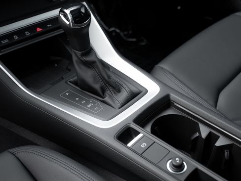 New 2025 Audi Q3 2.0T Premium image 17