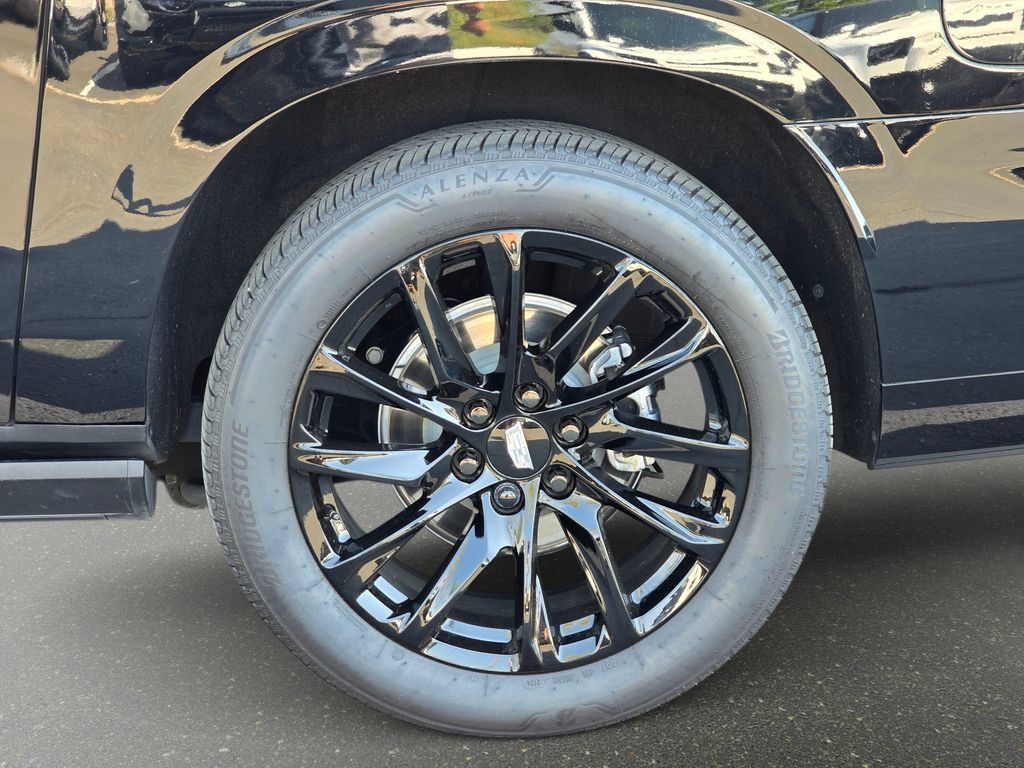 Used 2025 Cadillac Escalade ESV Sport w/ Touring Package AWD/4WD image 39