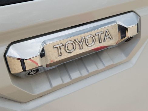 Used 2023 Toyota Tundra Limited AWD/4WD image 30