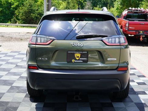 Used 2019 Jeep Cherokee Latitude w/ Popular Appearance Group AWD/4WD image 19