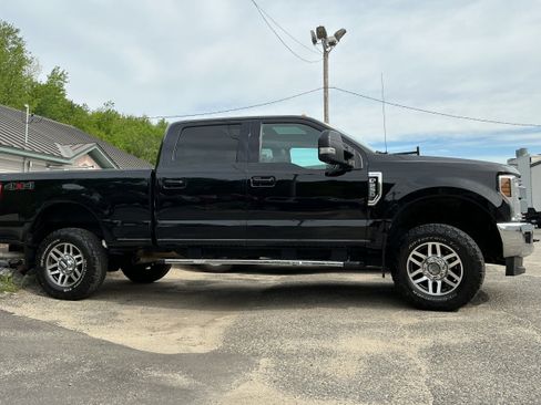 Used 2018 Ford F250 Lariat w/ Lariat Value Package AWD/4WD image 7