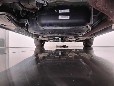 Used 2021 Chevrolet Traverse LT FWD image 92