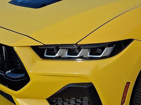 Used 2024 Ford Mustang GT RWD image 9