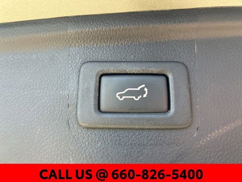 Used 2017 Subaru Outback 2.5i Premium AWD/4WD image 12