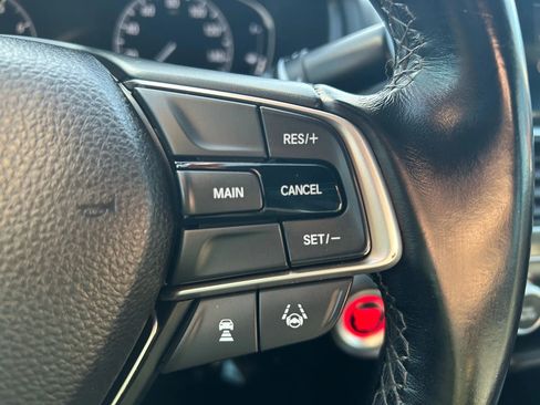 Used 2018 Honda Accord Sport image 17