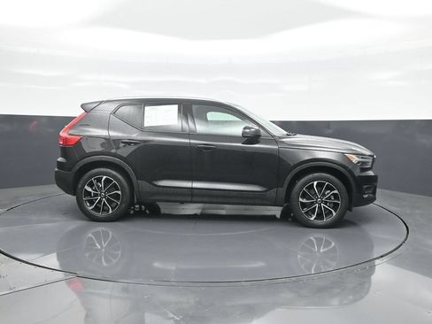 Used 2021 Volvo XC40 T5 Momentum w/ Premium Package AWD/4WD image 8