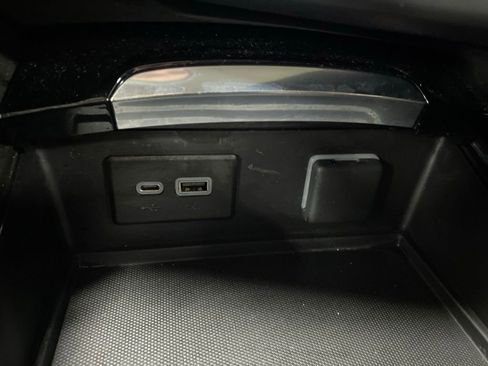 Used 2023 Buick Envision Preferred w/ Sport Touring Package AWD/4WD image 39