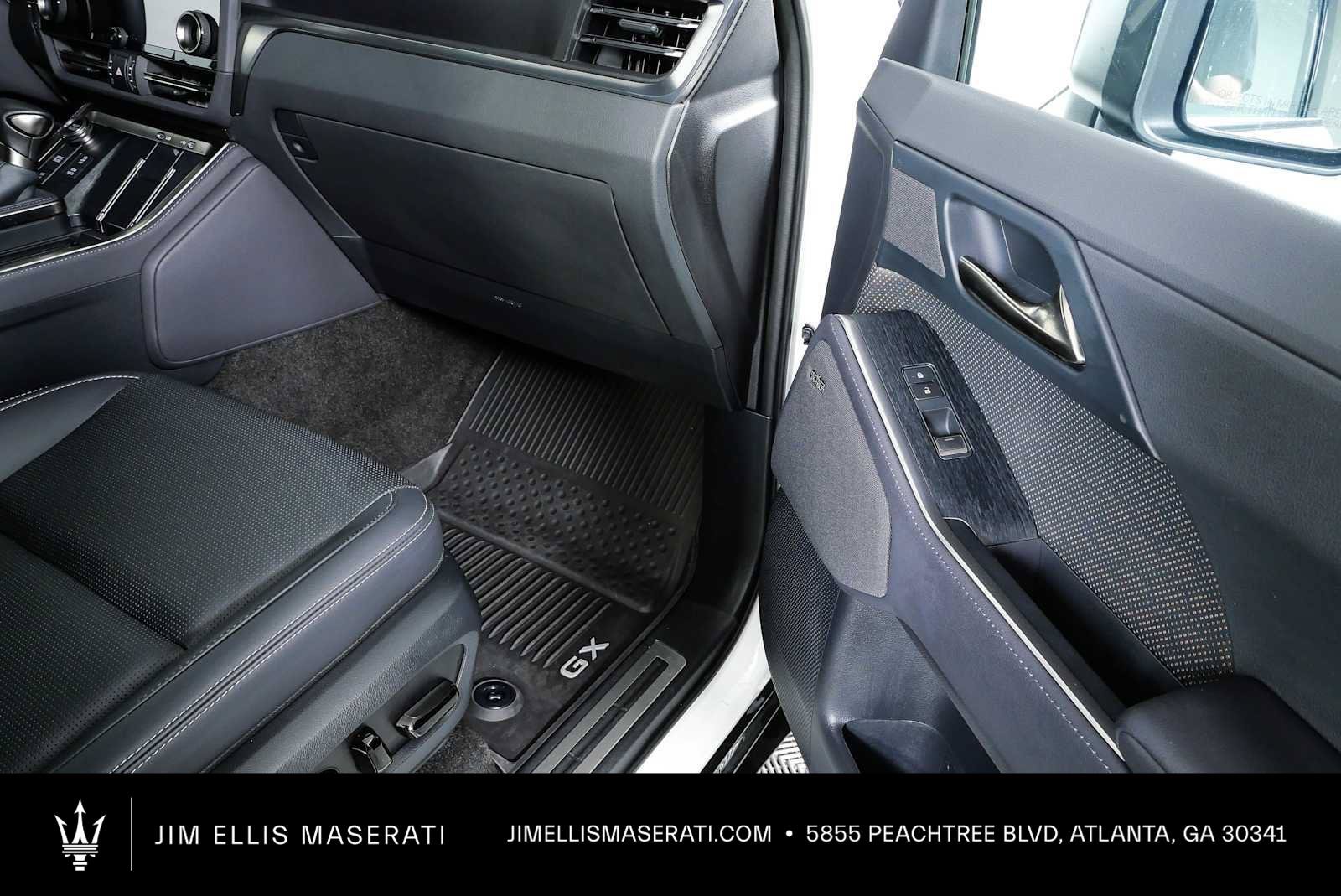 Used 2025 Lexus GX 550 w/ Accessory Package (2T) AWD/4WD image 25