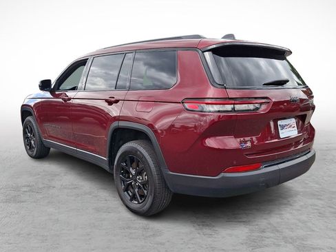 Used 2025 Jeep Grand Cherokee L Laredo AWD/4WD image 3
