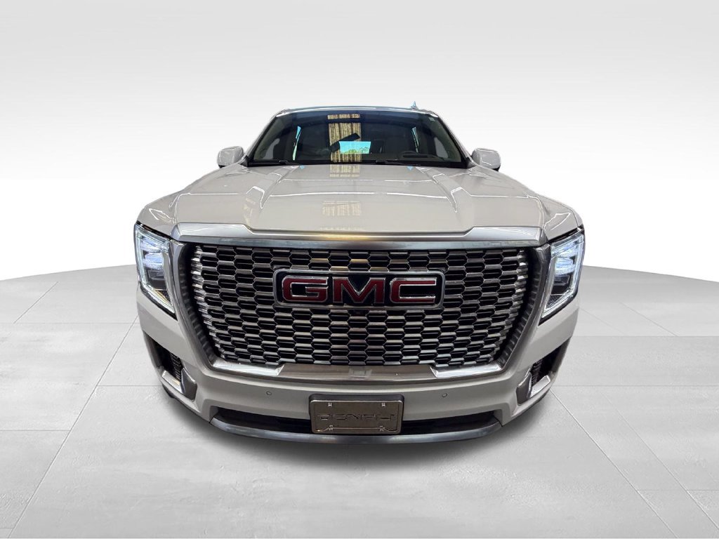 Used 2021 GMC Yukon Denali w/ Denali Premium Package AWD/4WD image 8