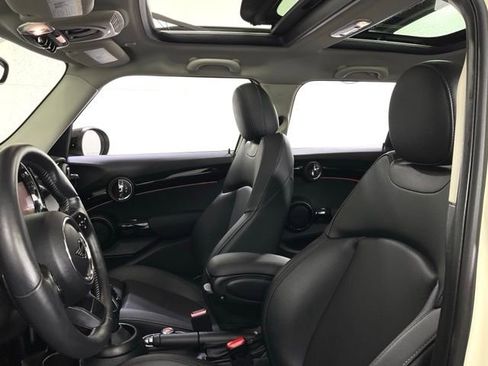 Used 2022 MINI Cooper S w/ Premium Package image 31